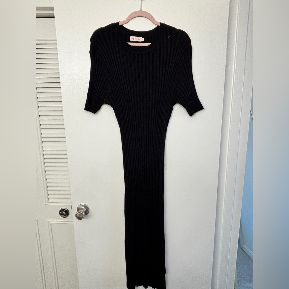 Ivy City Alexa Dress - Black Ribbed Midi Dress - Women